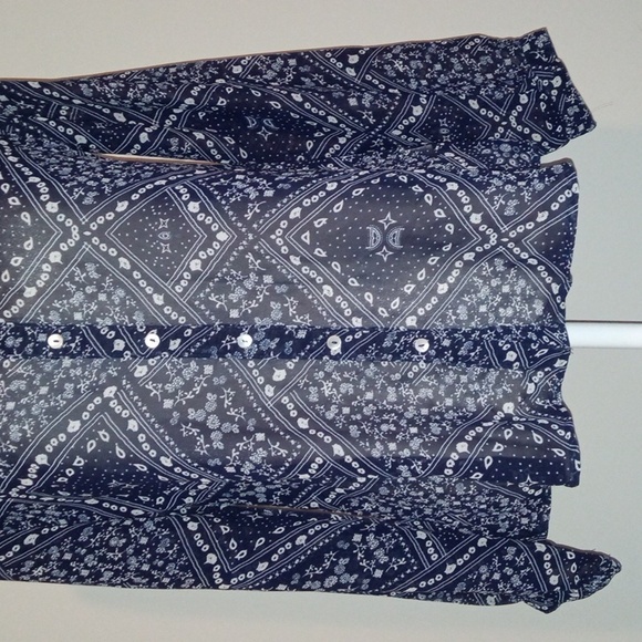 Denim Jeans & Casuals - Printed Button Up - Large - Picture 3 of 10